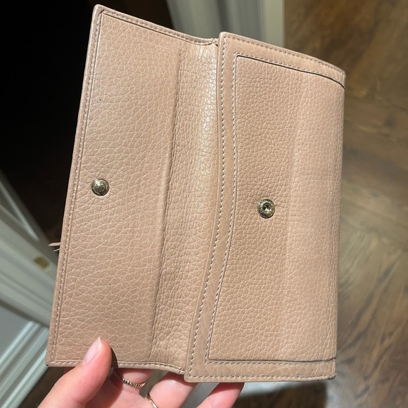 Gucci leather bamboo bow + tassel trifold flap wallet w/ gold hardware - Picture 6 of 8